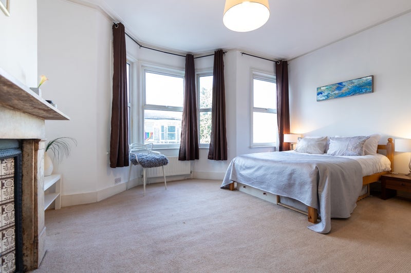 Room Kimberley Road in Greater London