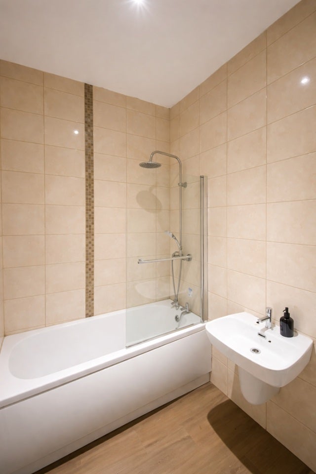 Room Crosland Road in Kirklees