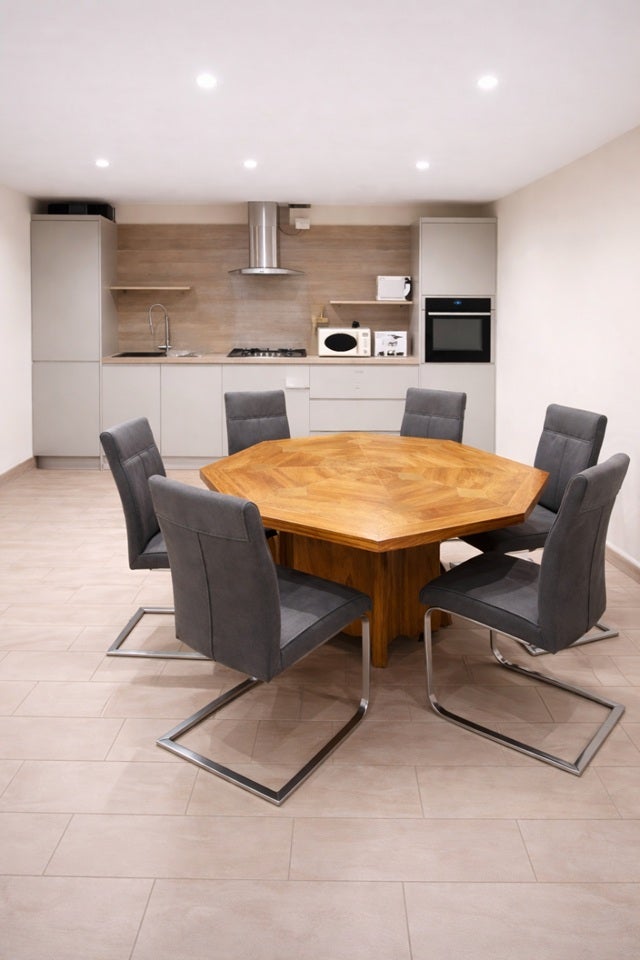 Room Crosland Road in Kirklees