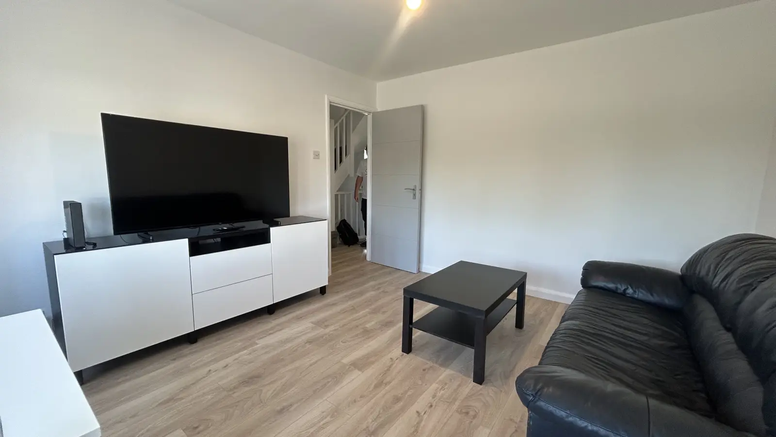 Flat Carnanton Road in Greater London