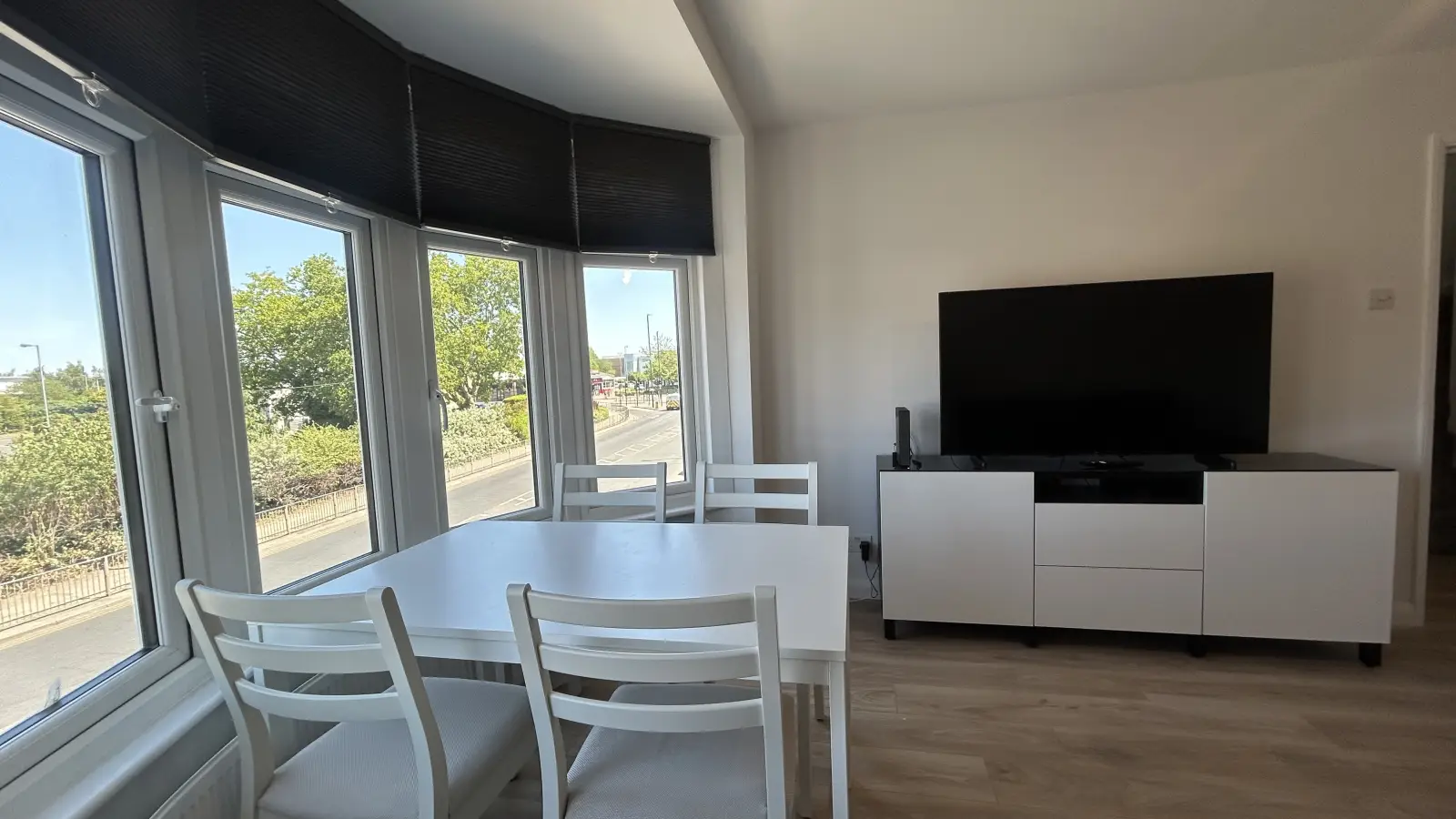 Flat Carnanton Road in Greater London