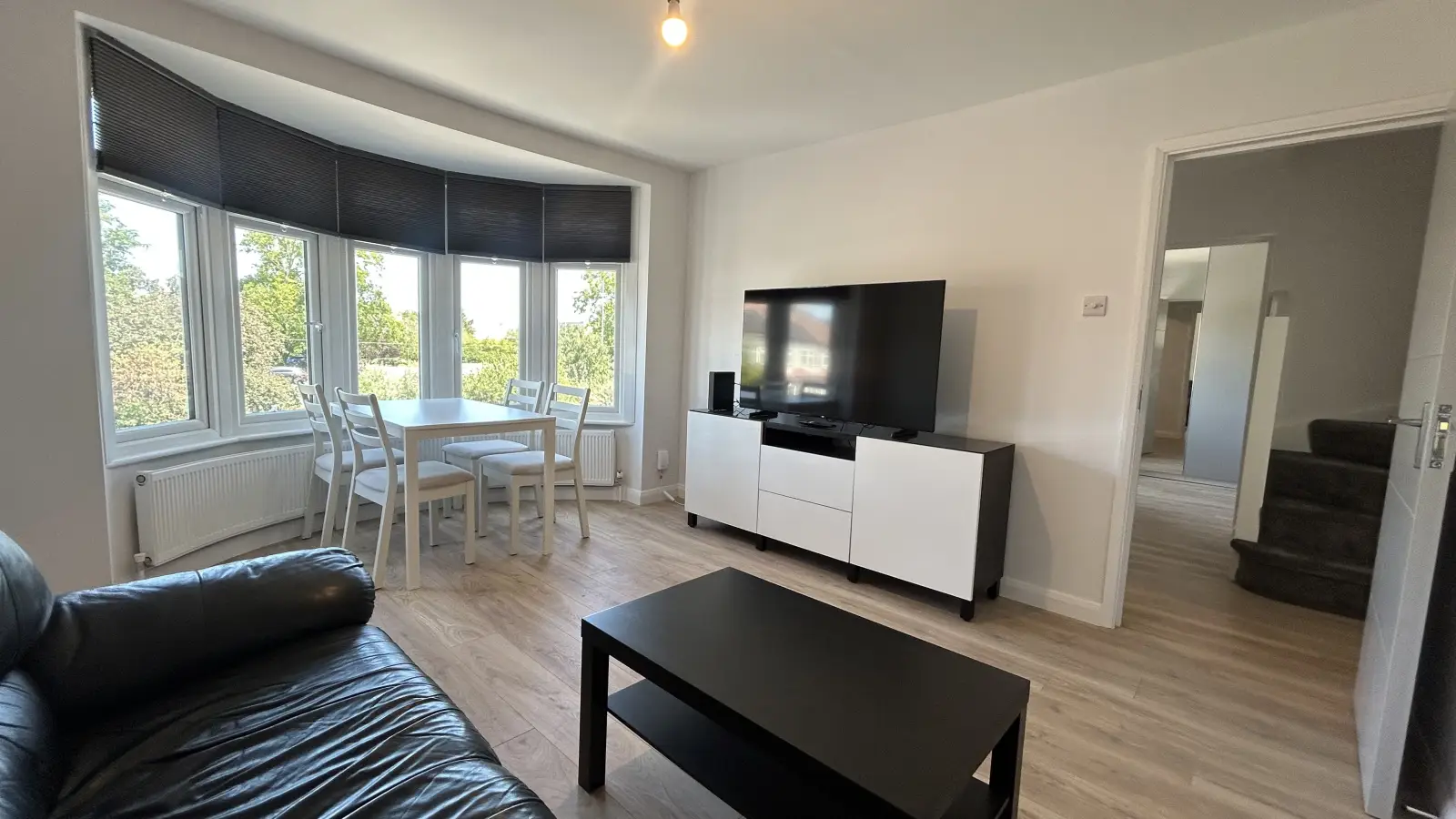 Flat Carnanton Road in Greater London