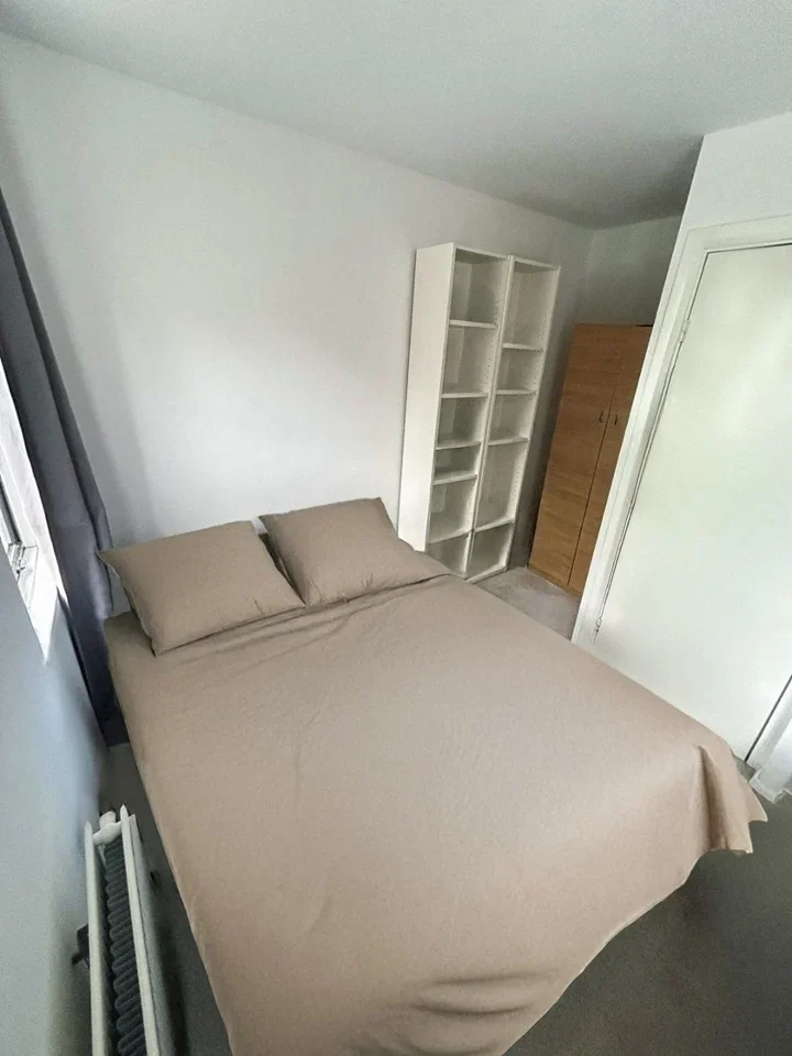 Room Moreton Street in City of Westminster