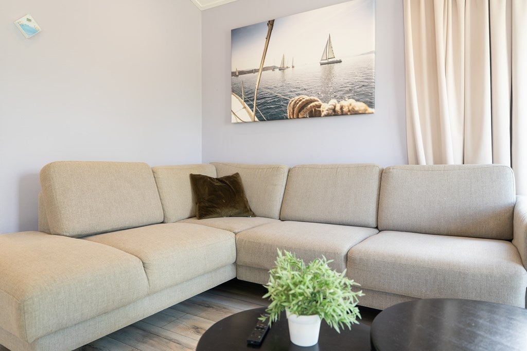 Vrijstaande woning te koop: Parkweg 2V210, Hellevoetsluis