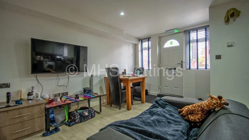 Flat Beechwood Road in Leeds