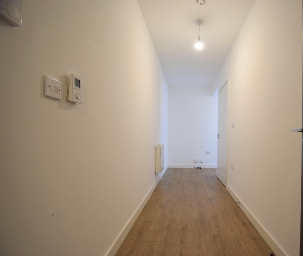 Flat Victoria Avenue in Southend-on-Sea