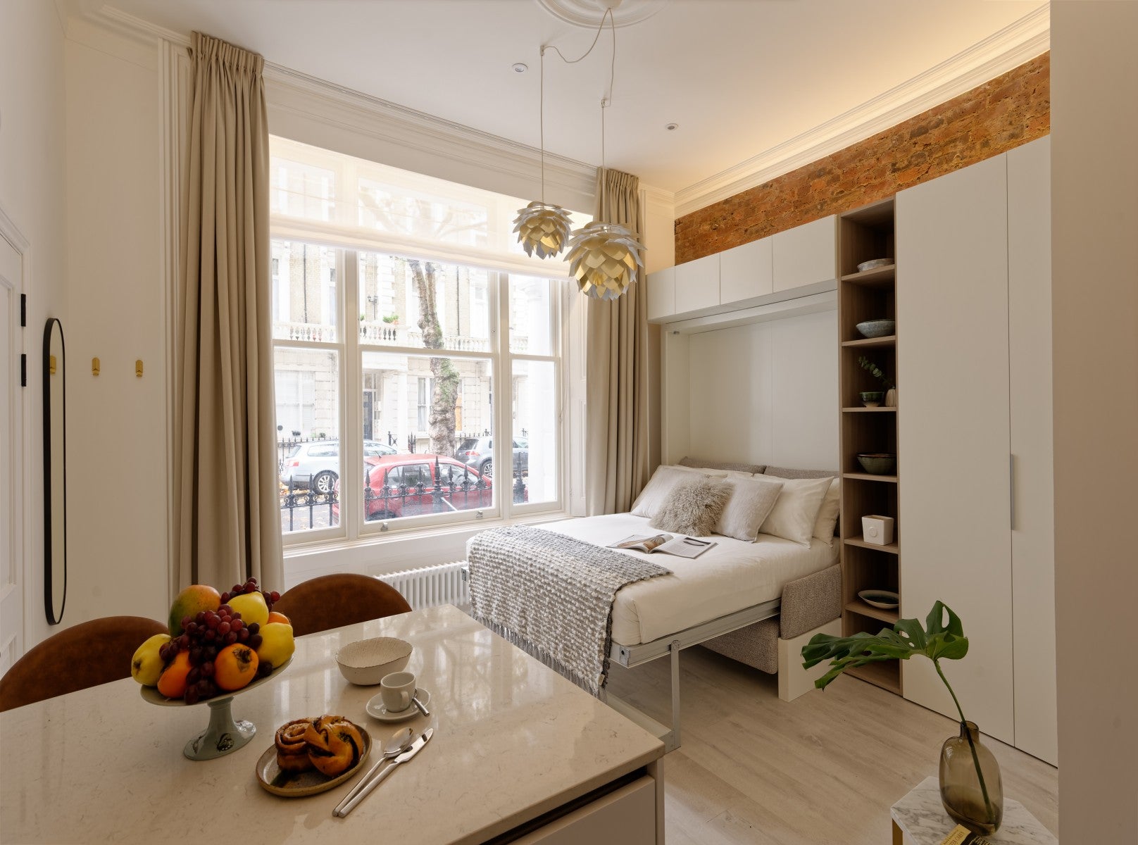 Flat Linden Gardens in Greater London