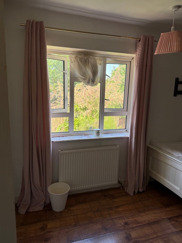 House Redlees Close in Greater London