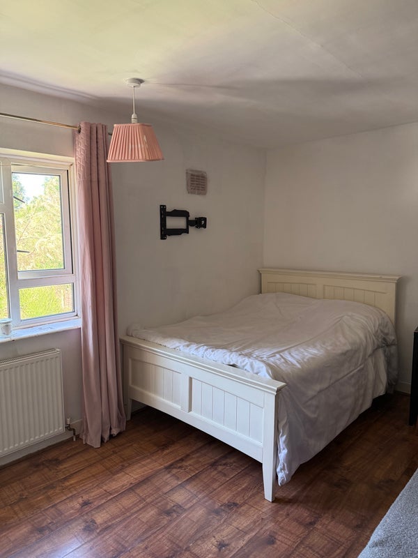 House Redlees Close in Greater London