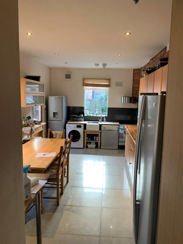 Room Ebers Road in Nottingham