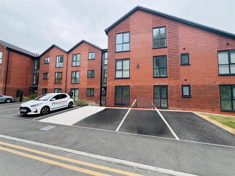 Flat Ward Drive in Prestwich