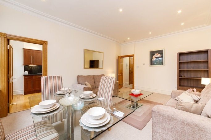 Flat Ashburn Gardens in Greater London