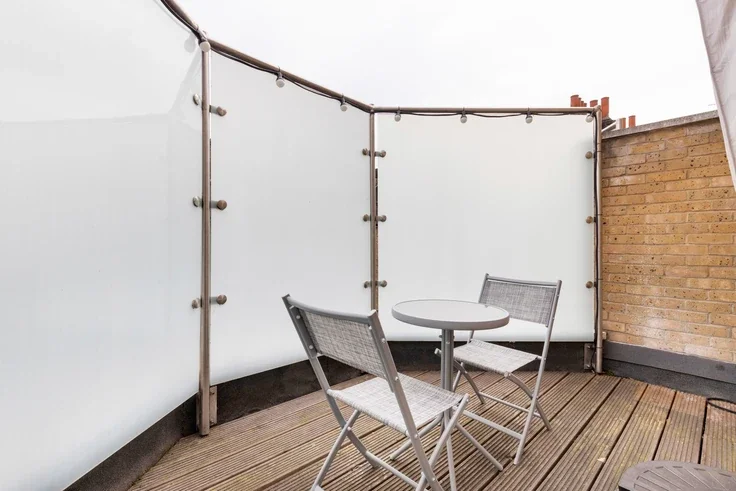 Flat Kennington Lane in Greater London