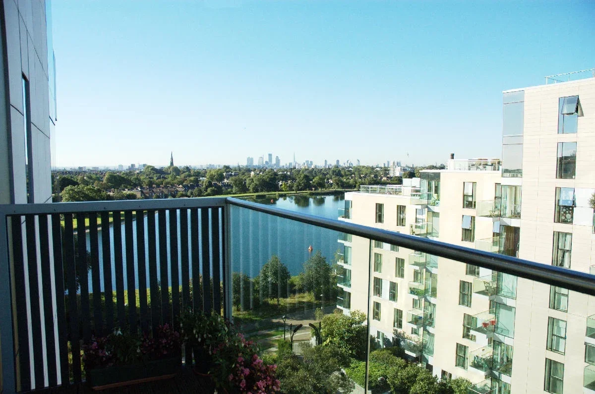 Flat Woodberry Grove in Greater London