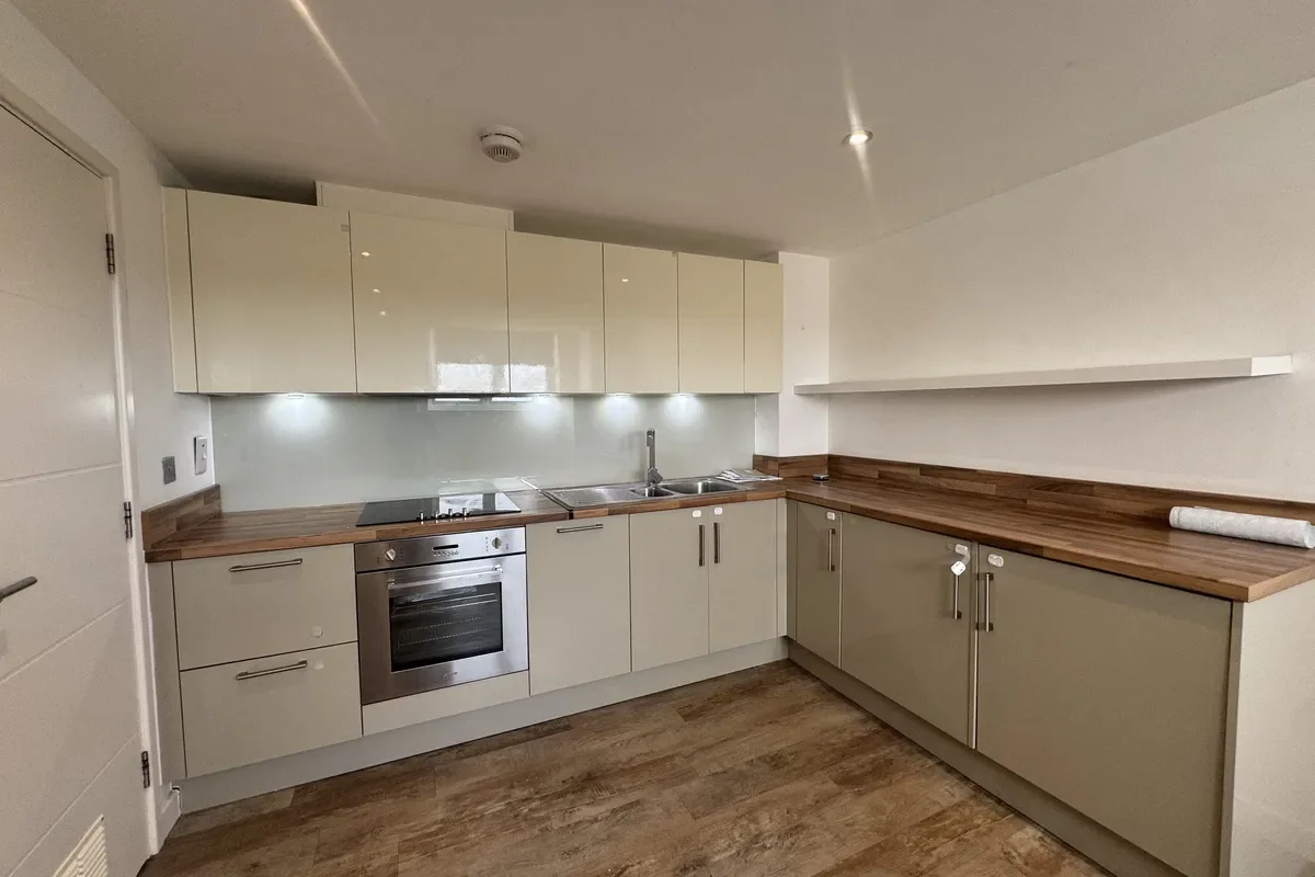 Flat Camborne Avenue in Aylesbury