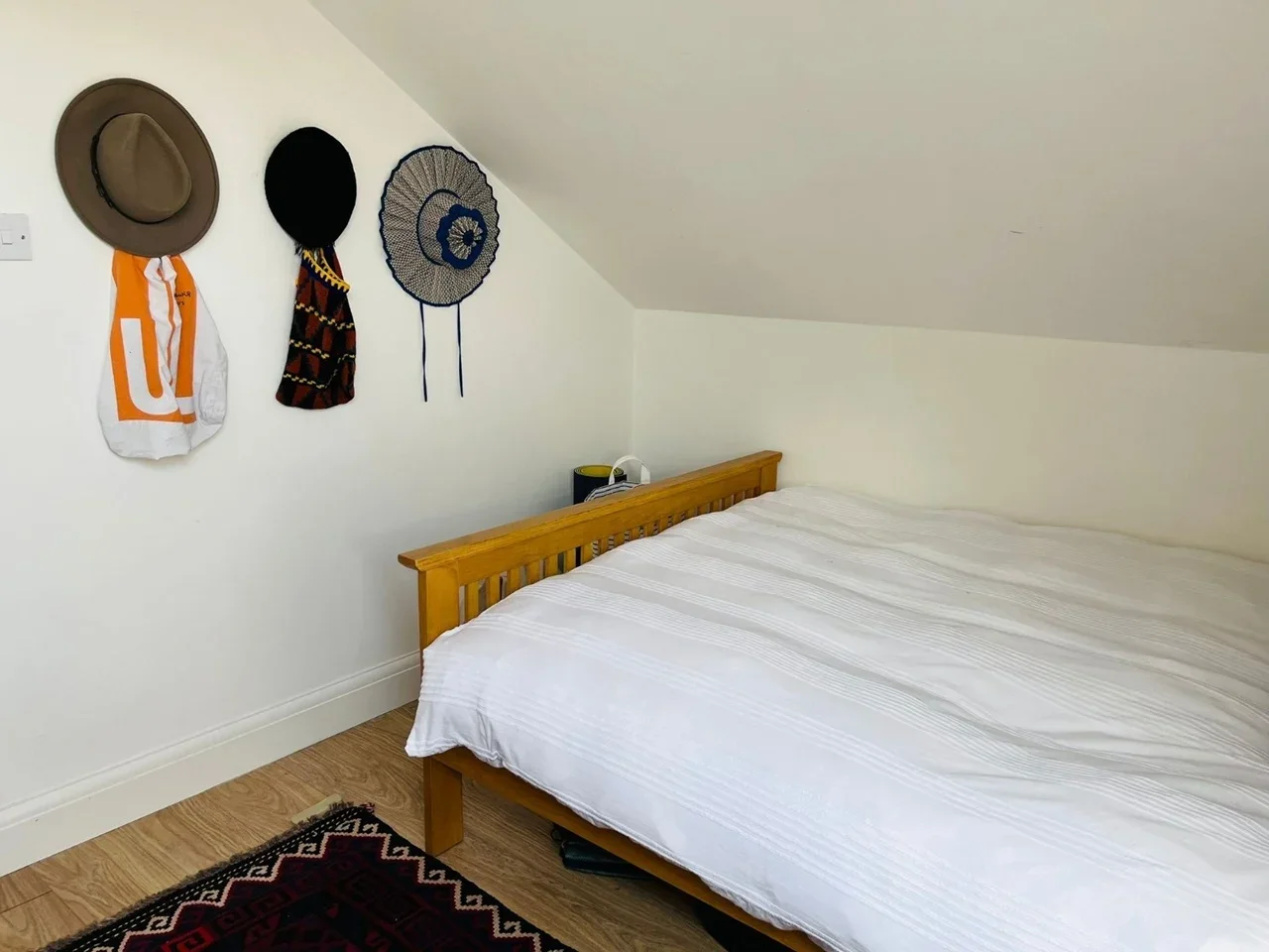 Room Mayes Road in Greater London