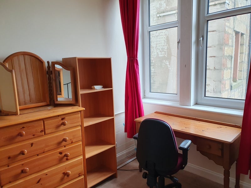 Room Paisley Road West in Glasgow