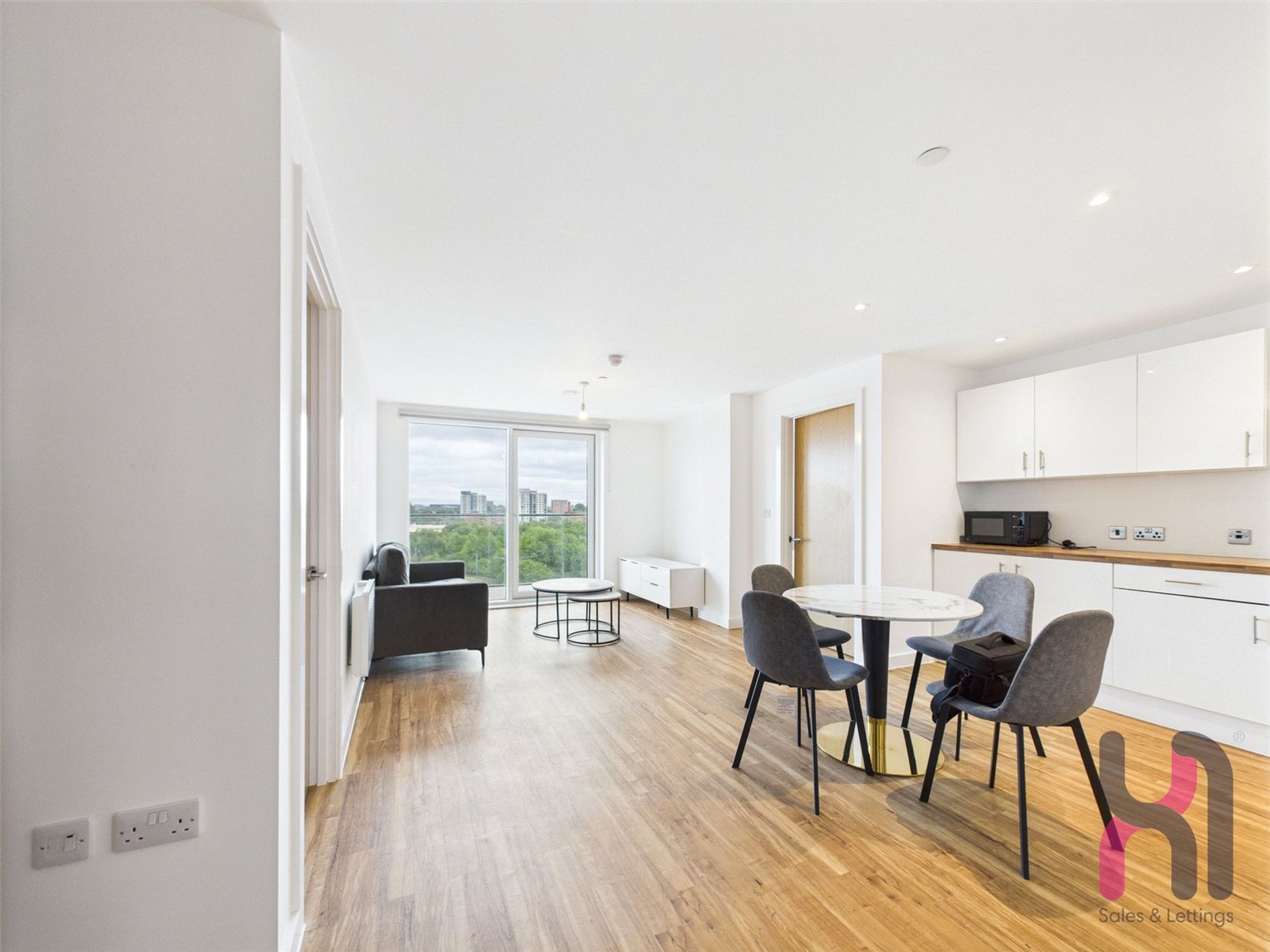 Flat Pomona Strand in Trafford