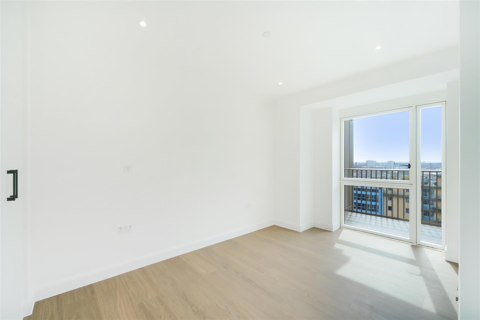 Flat ExCeL Marina in Greater London