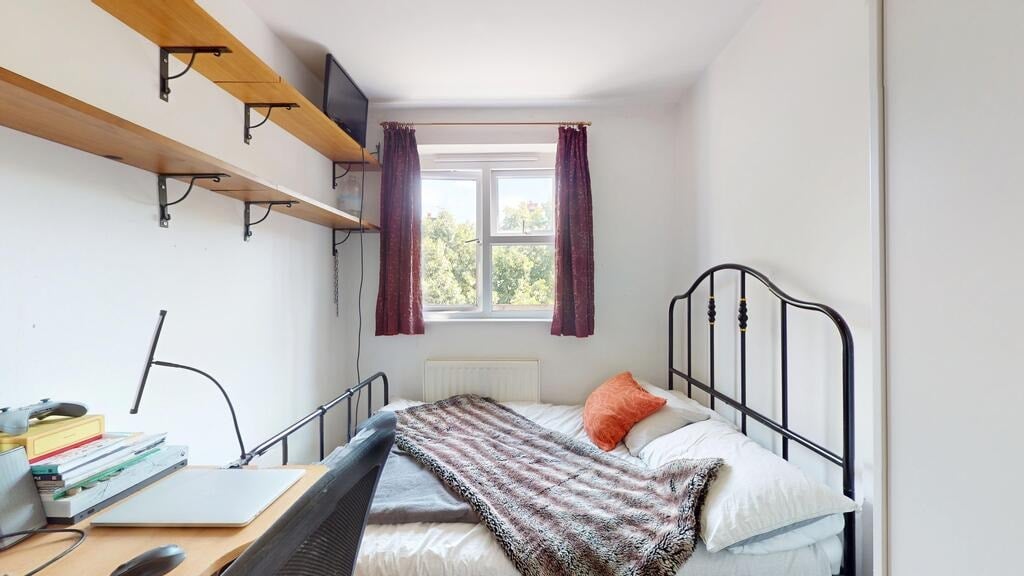 Flat Stockwell Road in Greater London