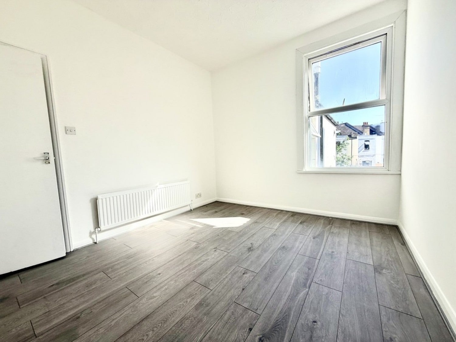 Flat Nova Road in Greater London