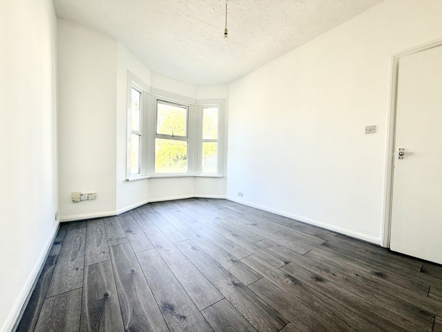 Flat Nova Road in Greater London