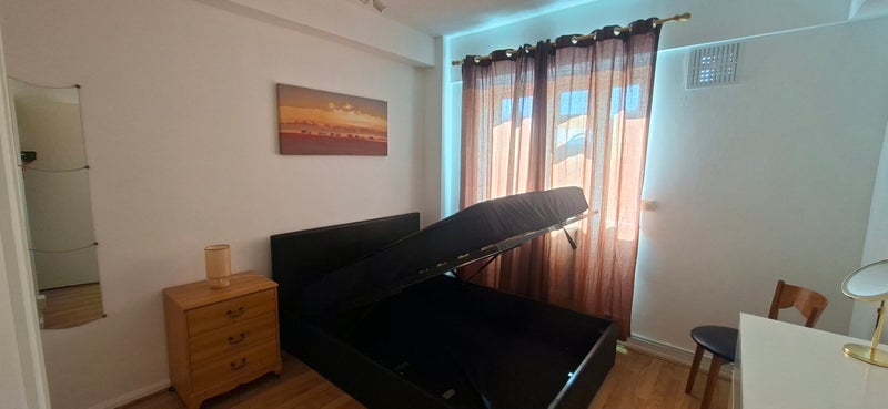 Room Redlands Way in Greater London