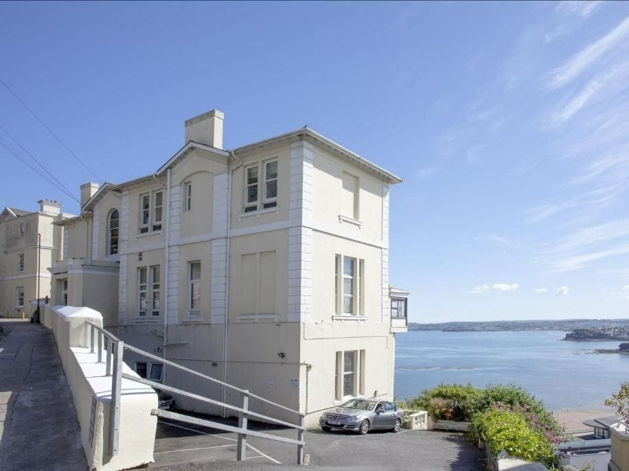 Flat Warren Road in Torquay