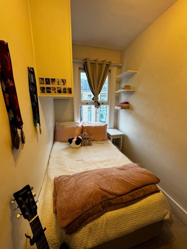 Room Warriner Gardens in Greater London