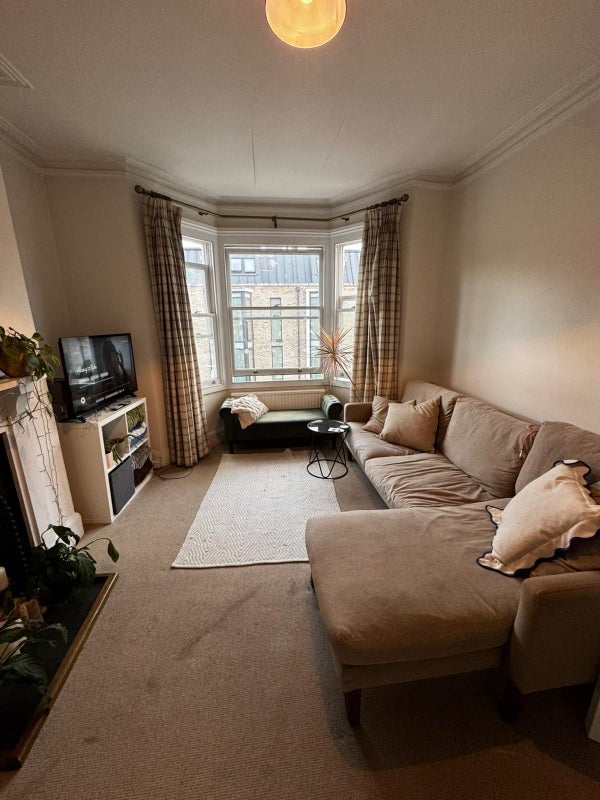 Room Warriner Gardens in Greater London