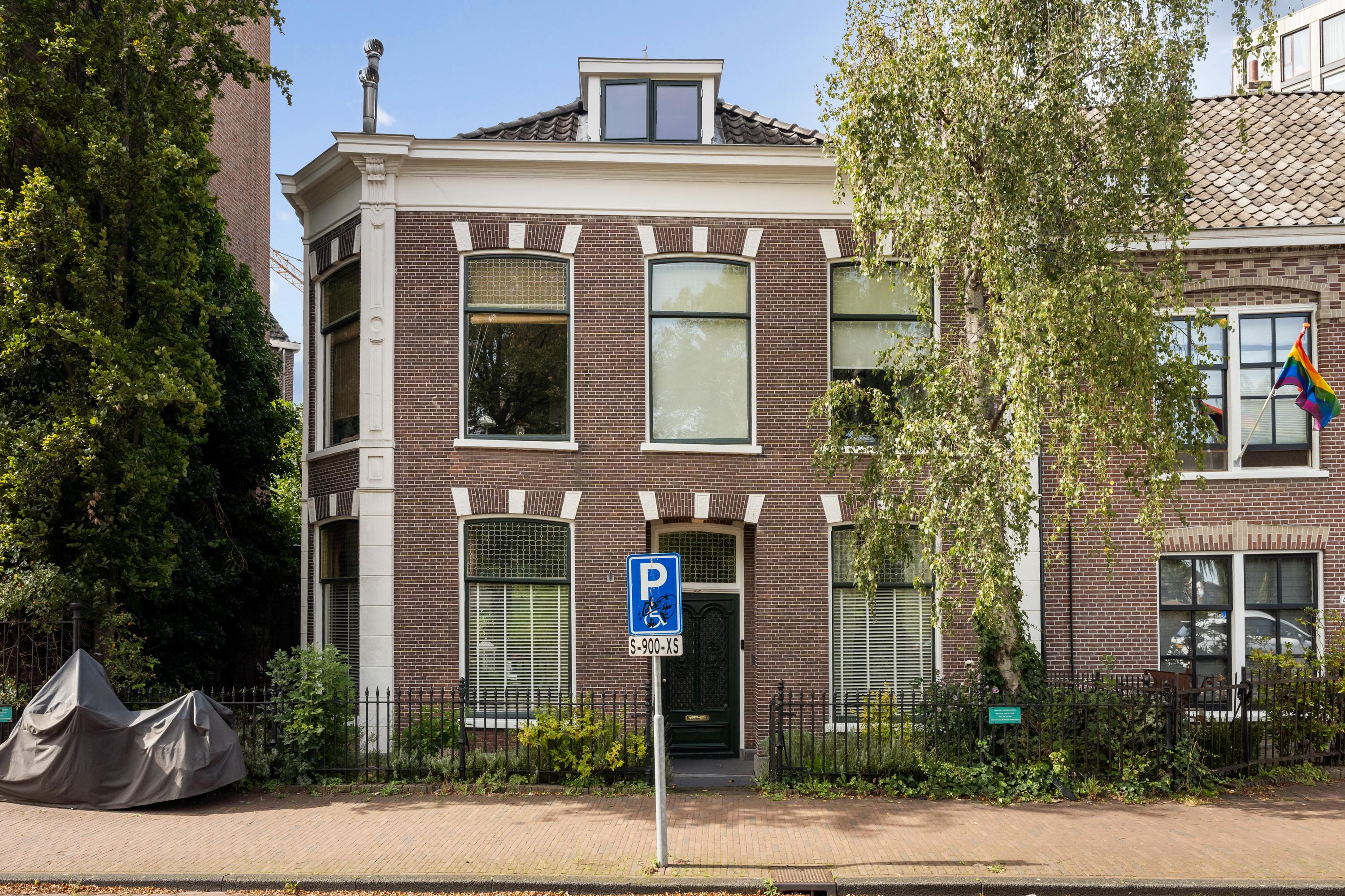 Huis Rijnsburgersingel 42 in Leiden
