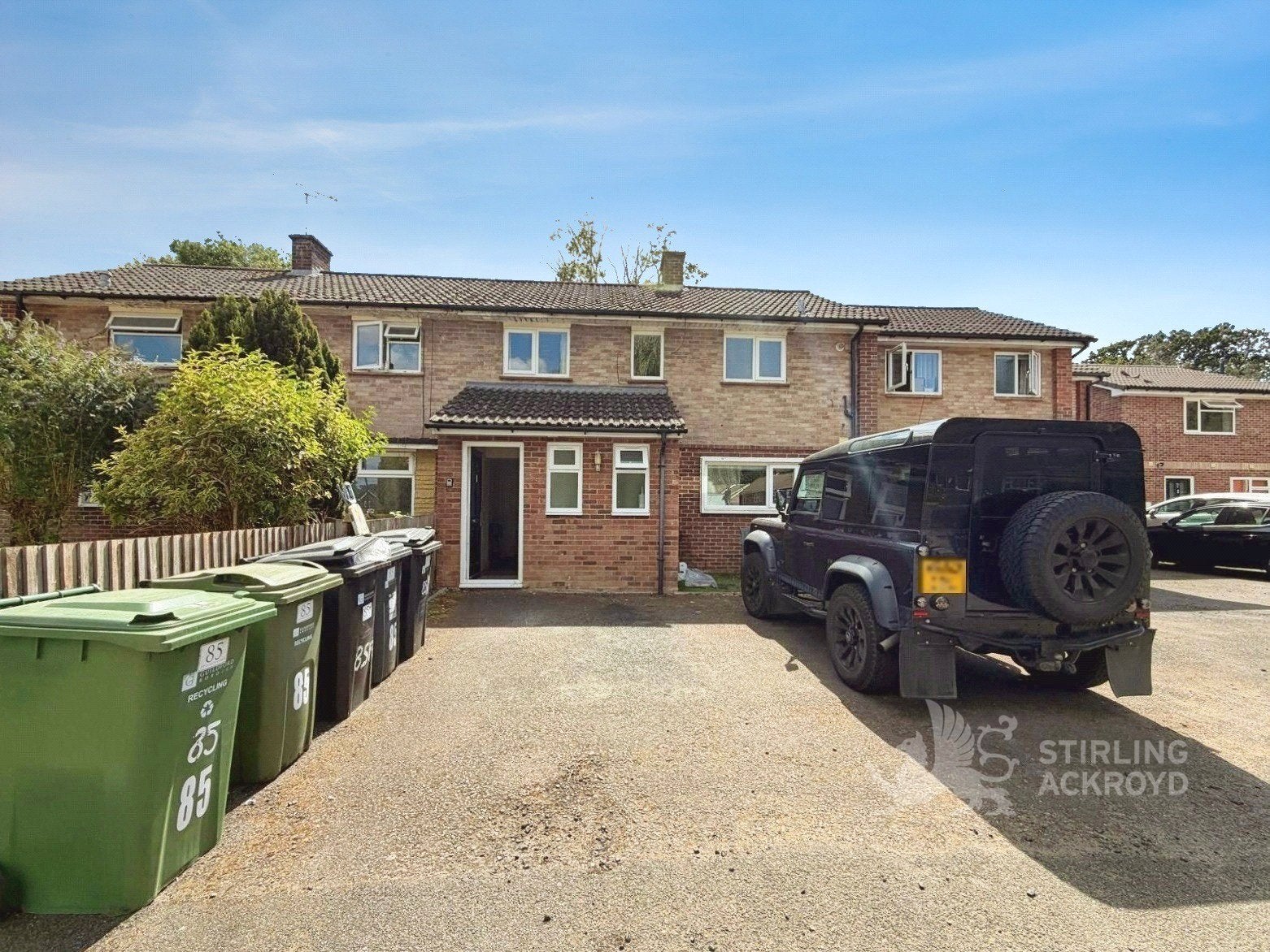 Room Applegarth Avenue in Guildford