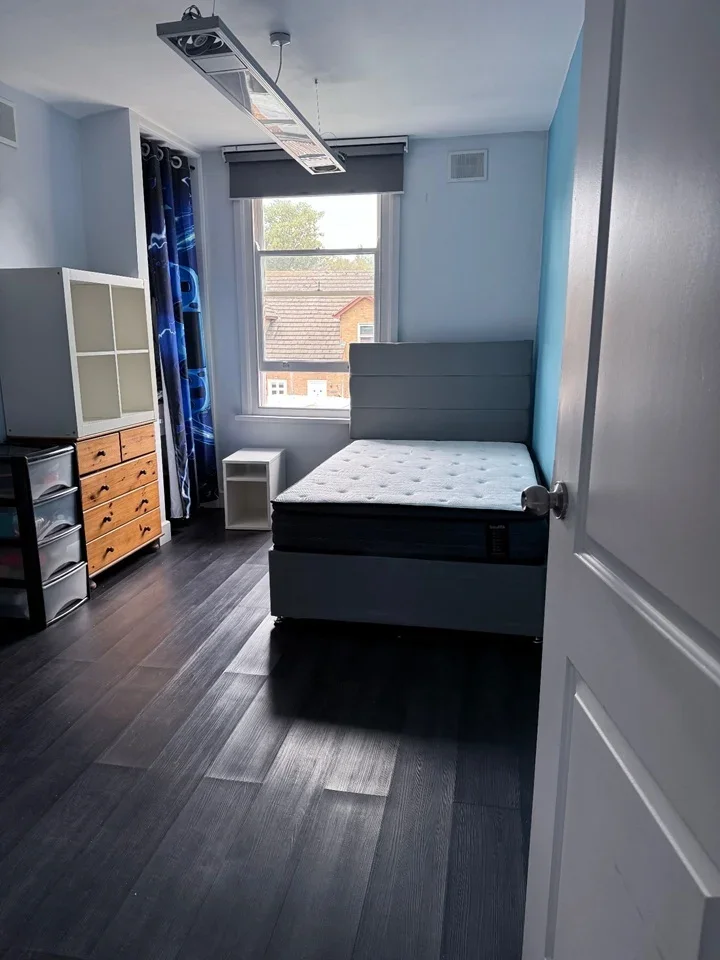 Room Melbourne Mews in Greater London