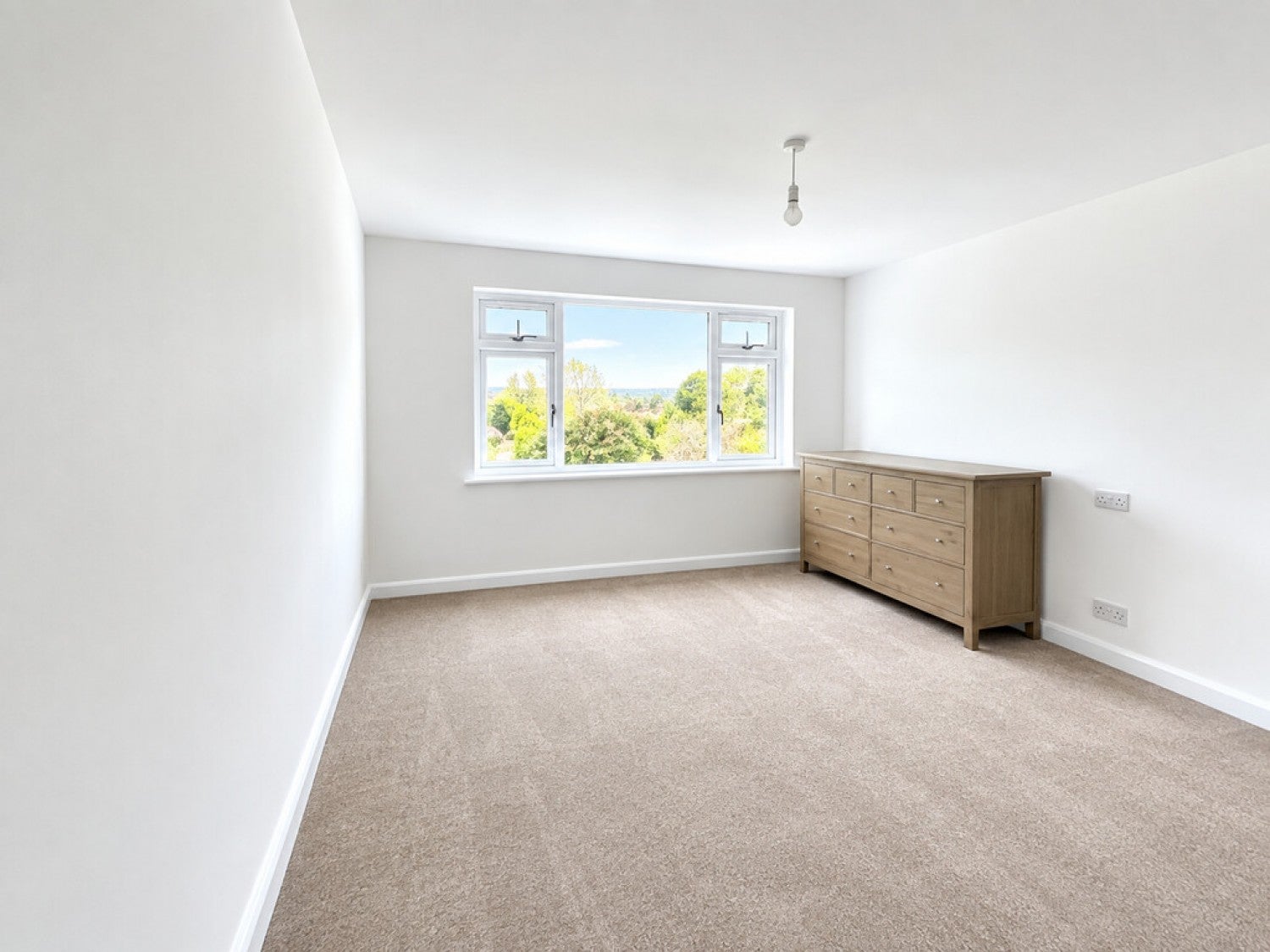 Flat Farningham Crescent in Caterham