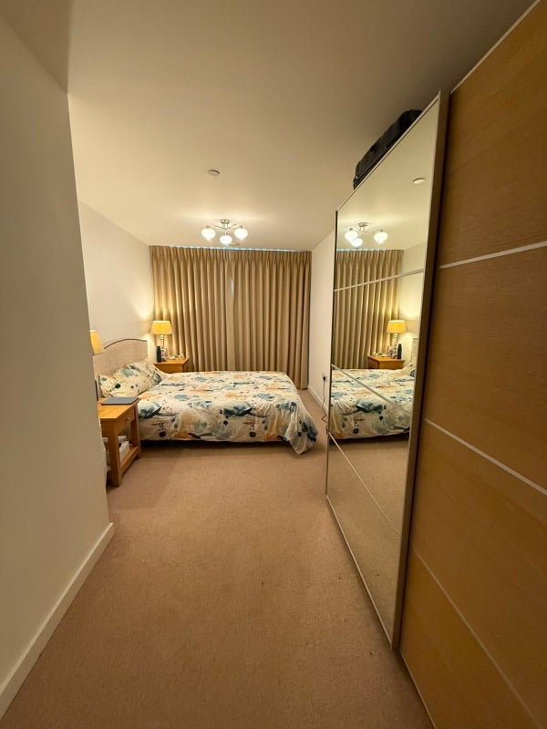 Room Station Street in Greater London