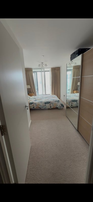 Room Station Street in Greater London