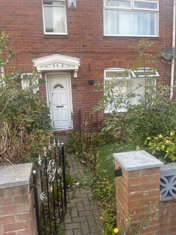 Room Falla Park Road in Gateshead