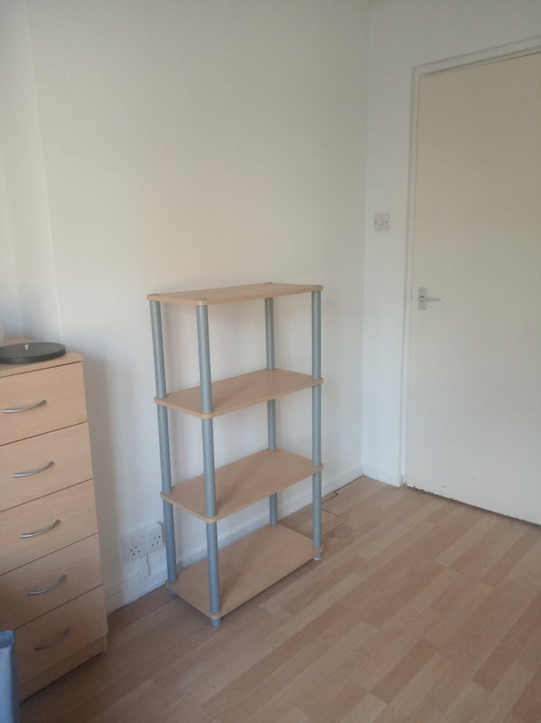 Room Charnwood Street in Greater London