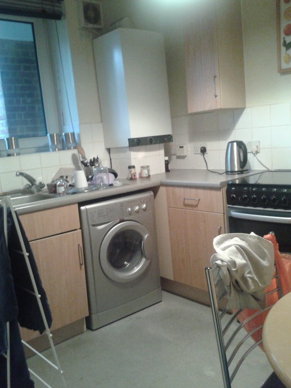 Room Charnwood Street in Greater London