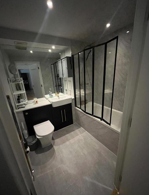 Flat West Parkside in Greater London