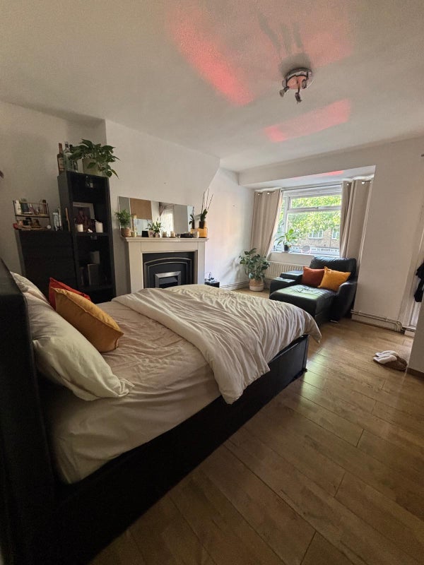 Room Tabard Street in Greater London