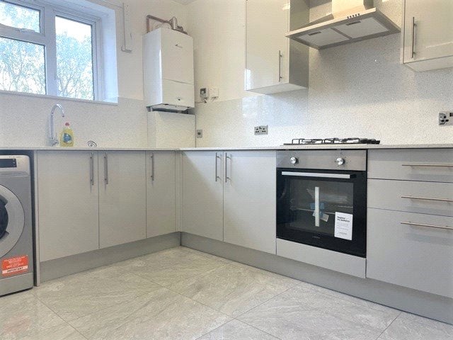 Flat Ripley Close in Slough