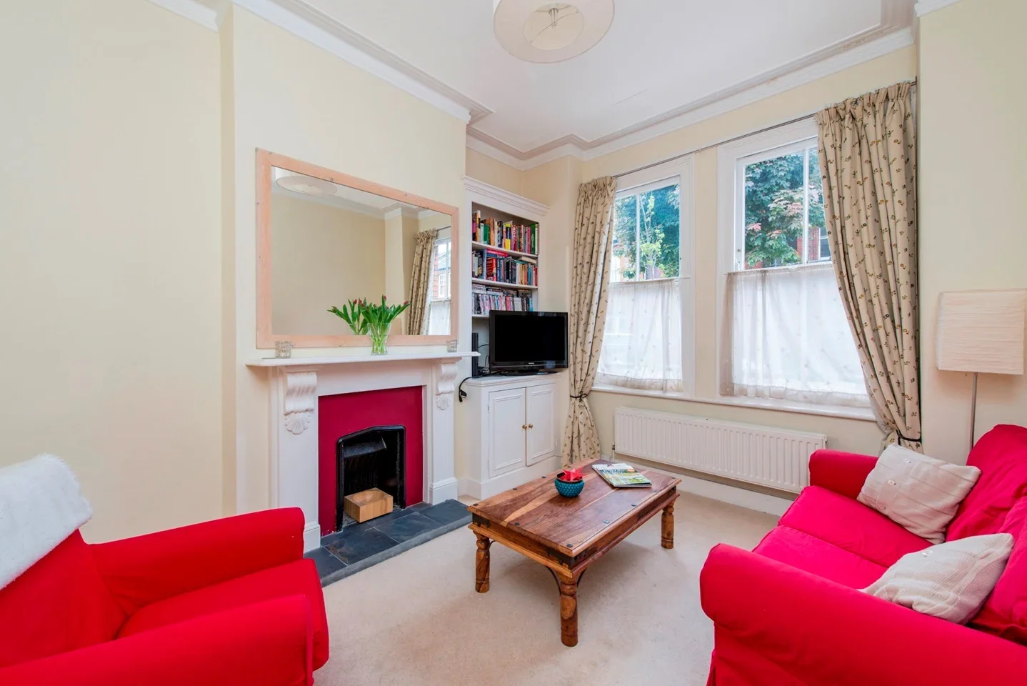 Flat Ingelow Road in Greater London