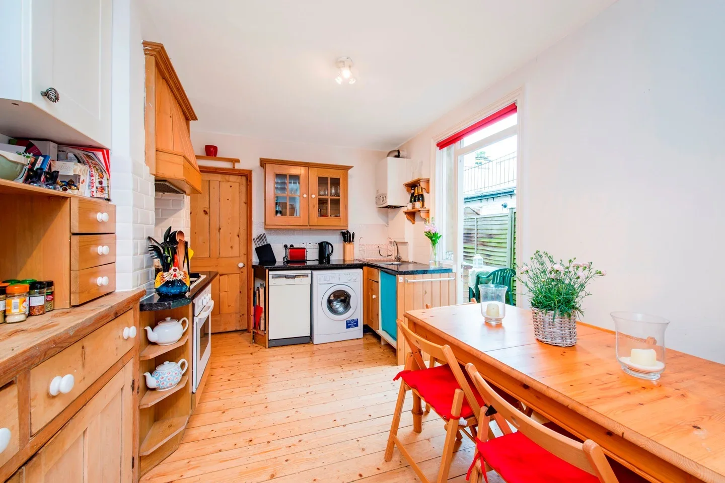 Flat Ingelow Road in Greater London