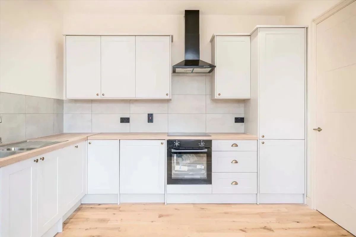 Flat Avenue Gardens in Greater London