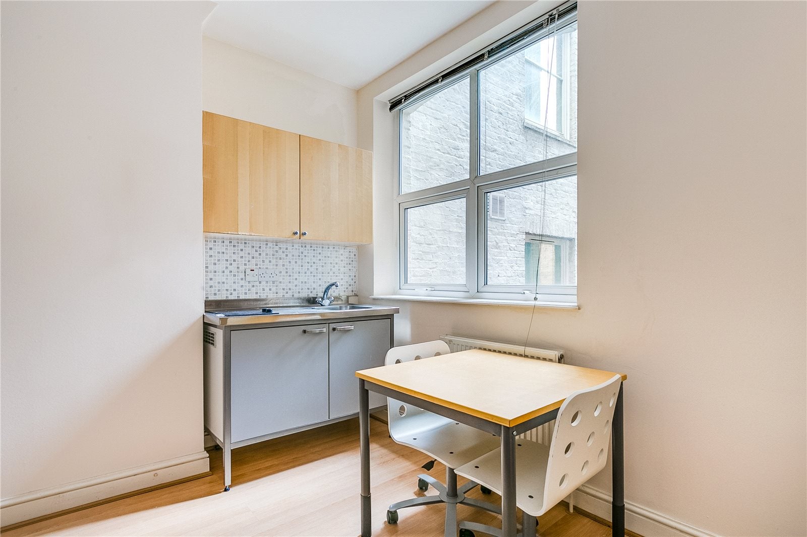Flat Glendower Place in Greater London
