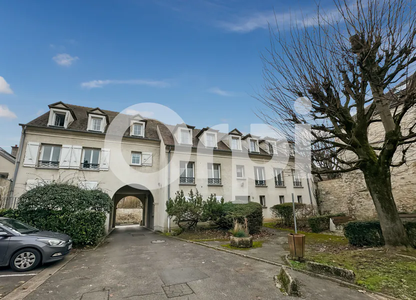 Flat Rue de la Treille in Senlis
