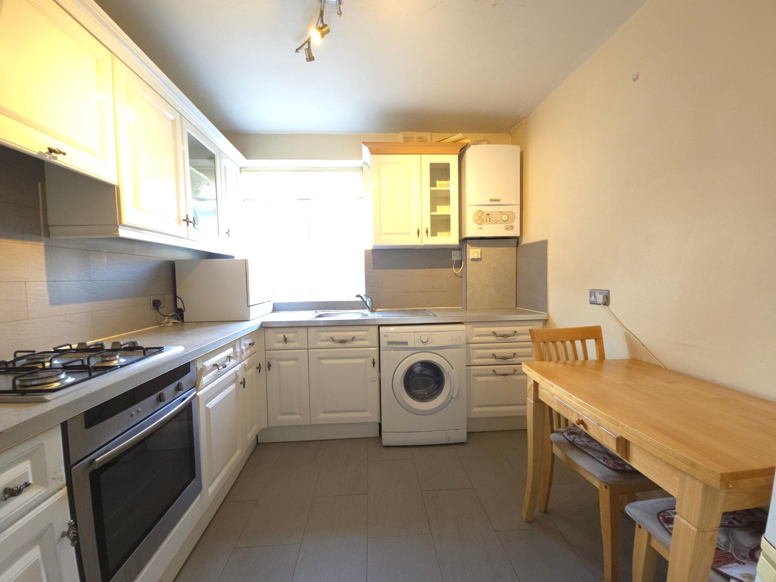 Flat Upper Tooting Road in Greater London