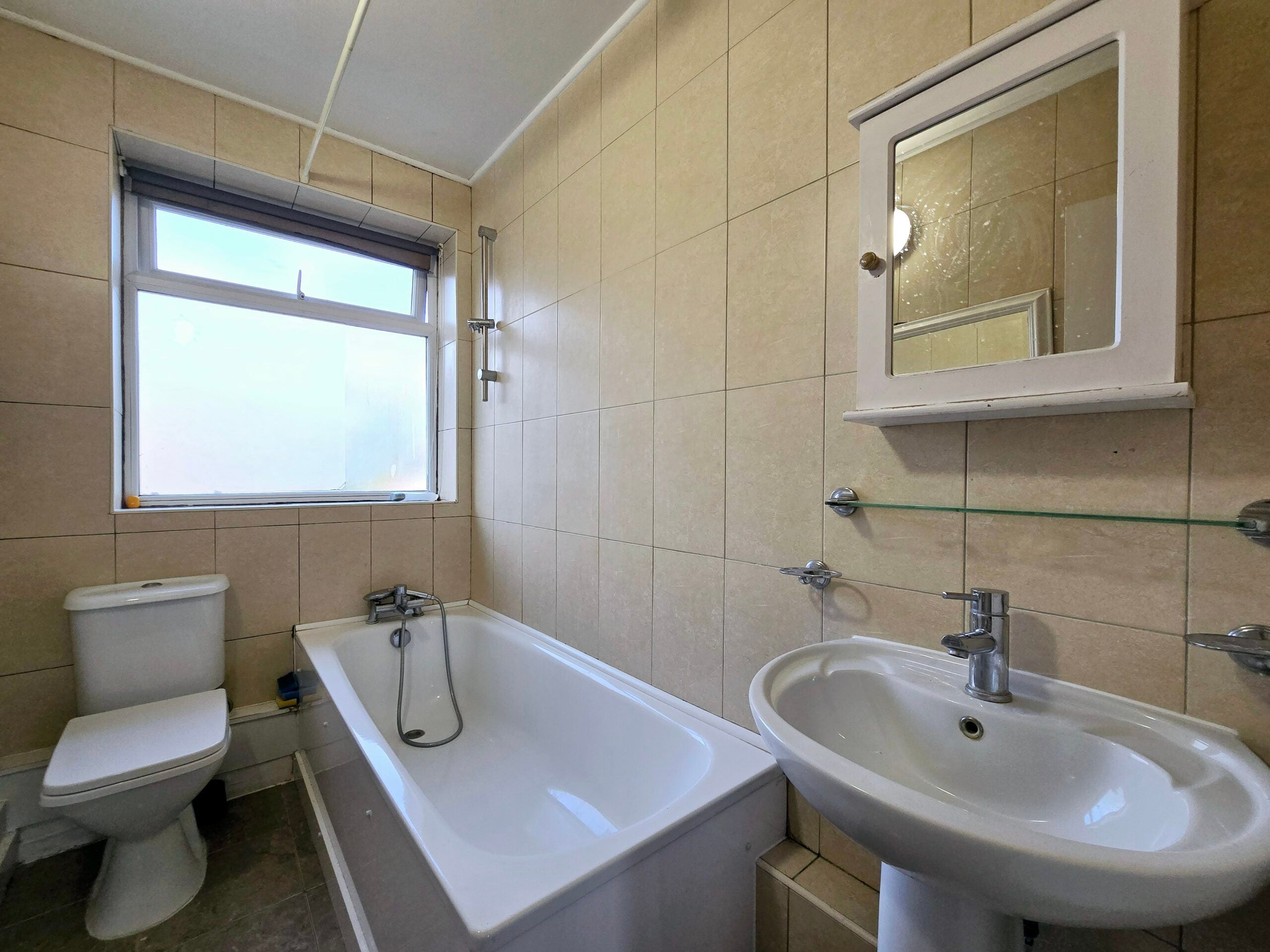Flat Upper Tooting Road in Greater London