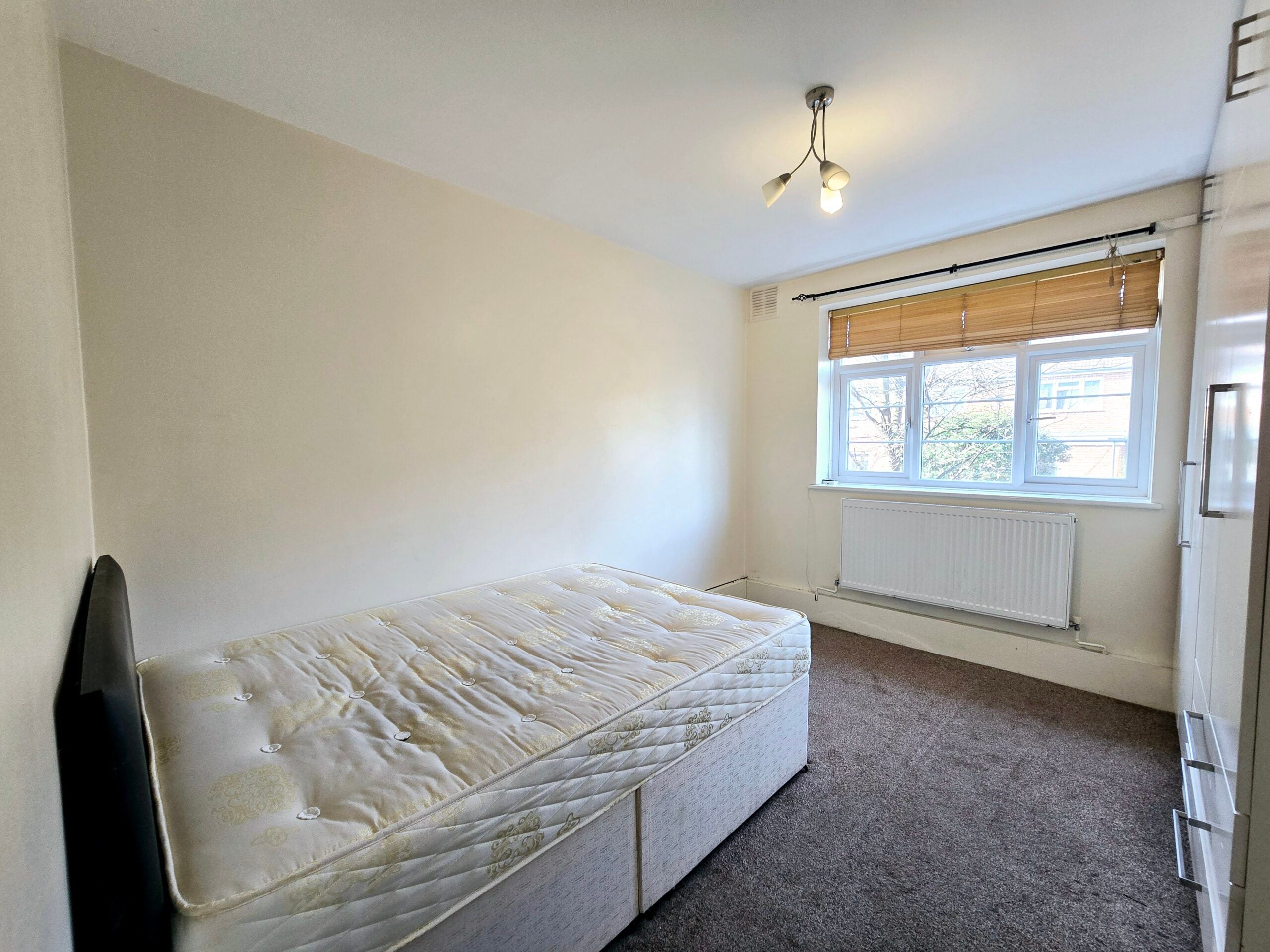 Flat Upper Tooting Road in Greater London